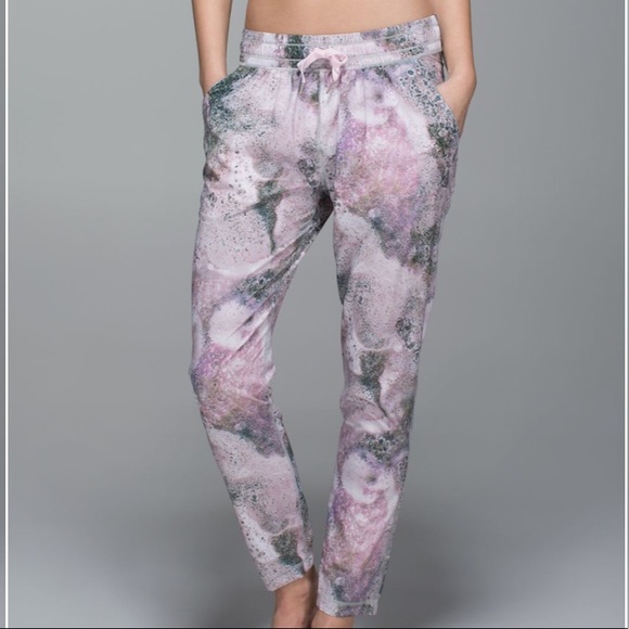 Lululemon namaskar pant II sugar crush multi - Picture 2 of 14